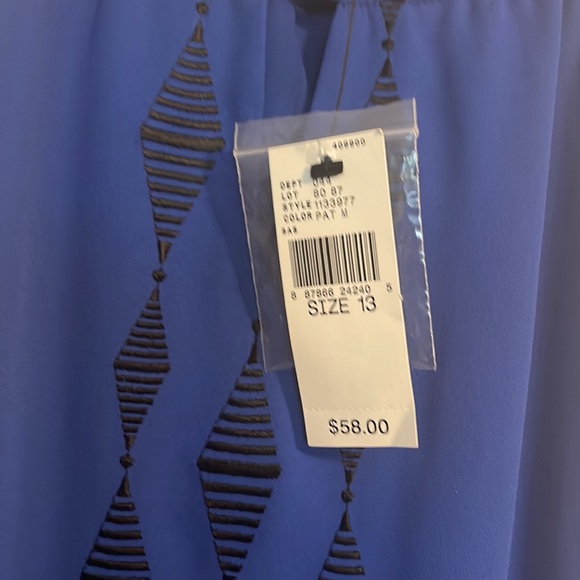 NWT Apt 9 sleeveless keyhole opening shirt in royal blue size XL - Picture 3 of 10